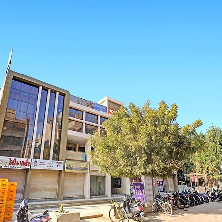 Fabhotel Relax גנדהינאגר מראה חיצוני תמונה