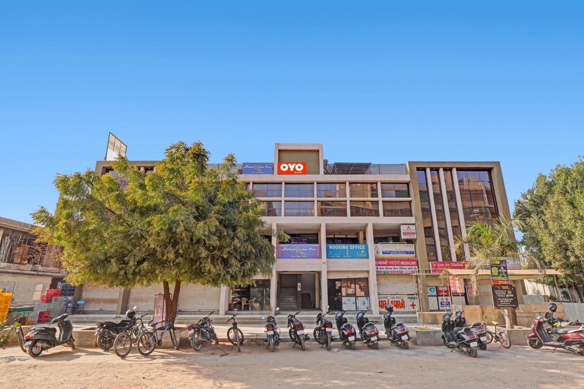 Fabhotel Relax גנדהינאגר מראה חיצוני תמונה